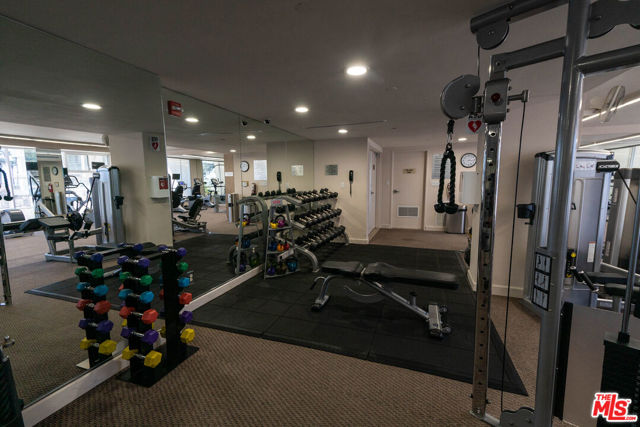 201 Ocean Avenue, Santa Monica CA: https://media.crmls.org/mediaz/1f0c786f-c448-4b16-bcf0-0f00b7225aee.jpg