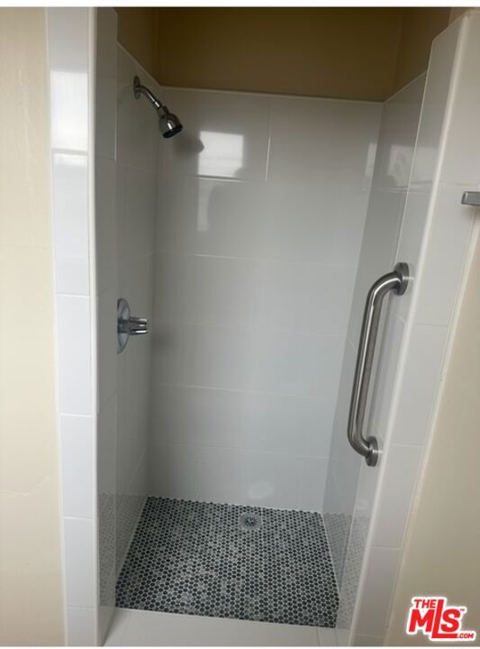 900 W 69th Street, Los Angeles CA: https://media.crmls.org/mediaz/1f0cb578-c0d8-4d7f-aa26-0835b1b8b64c.jpg