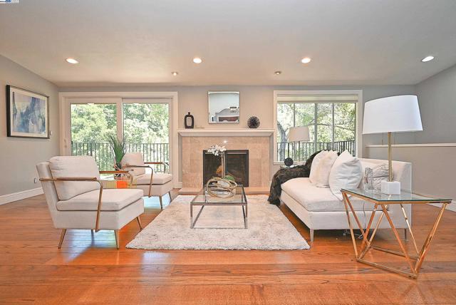38 Saint Stephens Dr., Orinda CA: https://media.crmls.org/mediaz/1f0cd776-1957-4378-97f4-703ea7ee4828.jpg