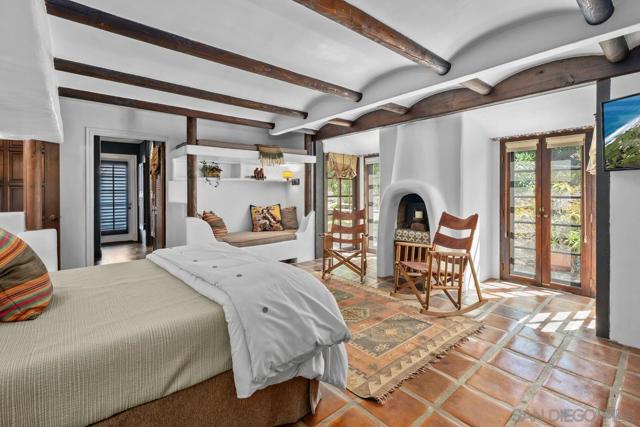 17507 Los Morros, Rancho Santa Fe CA: https://media.crmls.org/mediaz/1f0d2a62-2ac8-4a0d-a9b0-28a9f597dc2b.jpg
