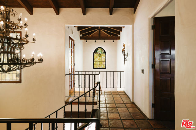 2942 Passmore Drive, Los Angeles CA: https://media.crmls.org/mediaz/1f0d362d-05e0-4c9e-9375-01c919819578.jpg