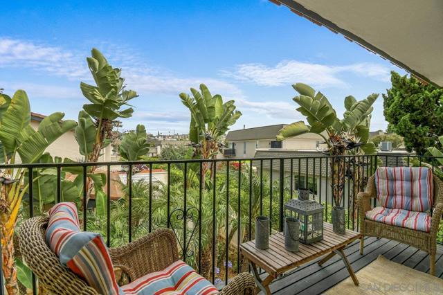 4116 Loma Riviera Ln, San Diego CA: https://media.crmls.org/mediaz/1f0d6c33-1999-490b-b8c0-3d7a6dfad7cd.jpg