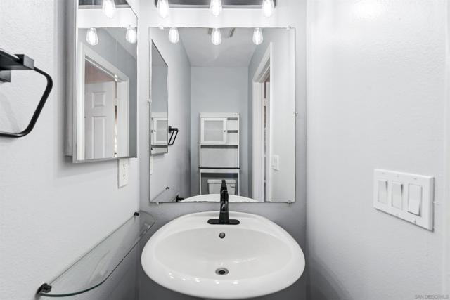 1280 W Main St, El Cajon CA: https://media.crmls.org/mediaz/1f0d8771-d946-4abb-bfc2-cc1eeaed2496.jpg