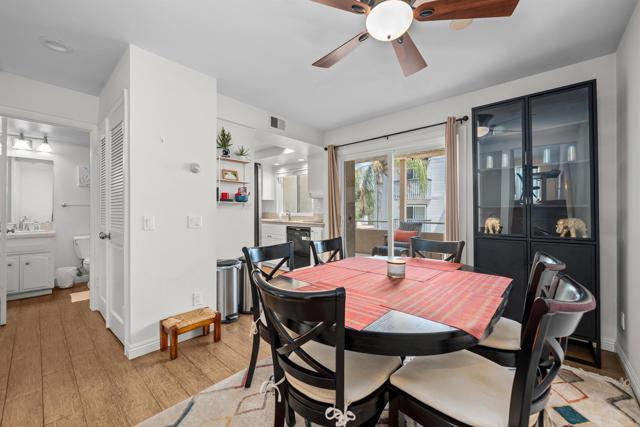 Detail Gallery Image 9 of 27 For 368 Hemlock Ave, Carlsbad,  CA 92008 - 2 Beds | 2/1 Baths