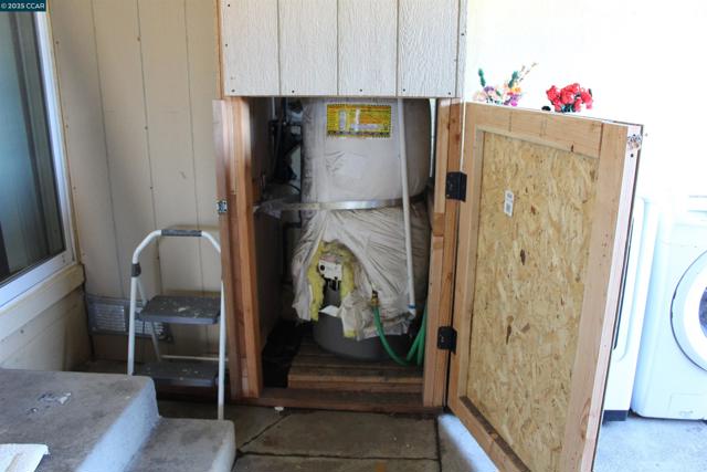 2956 Mckenzie Dr, Richmond CA: https://media.crmls.org/mediaz/1f0d945b-c66e-4623-bbab-3d16032fb791.jpg