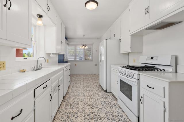 Image 19 of 38 For 4630 Norma Dr