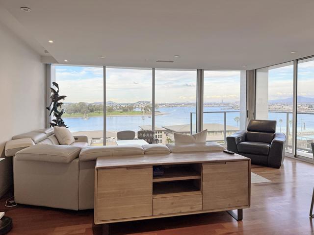 Detail Gallery Image 2 of 35 For 1810 Avenida Del Mundo #503,  Coronado,  CA 92118 - 3 Beds | 3 Baths