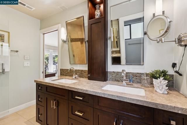 3081 Walnut Blvd, Walnut Creek CA: https://media.crmls.org/mediaz/1f0e6beb-e012-4d87-815b-75d13988ddc2.jpg