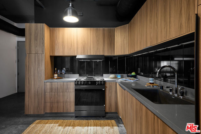 1855 Industrial Street, Los Angeles CA: https://media.crmls.org/mediaz/1f0f2521-a693-4fa9-81e6-0e2ea6e1b276.jpg