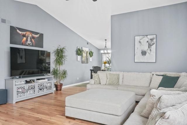 Detail Gallery Image 3 of 21 For 722 8th St, Ramona,  CA 92065 - 4 Beds | 2 Baths