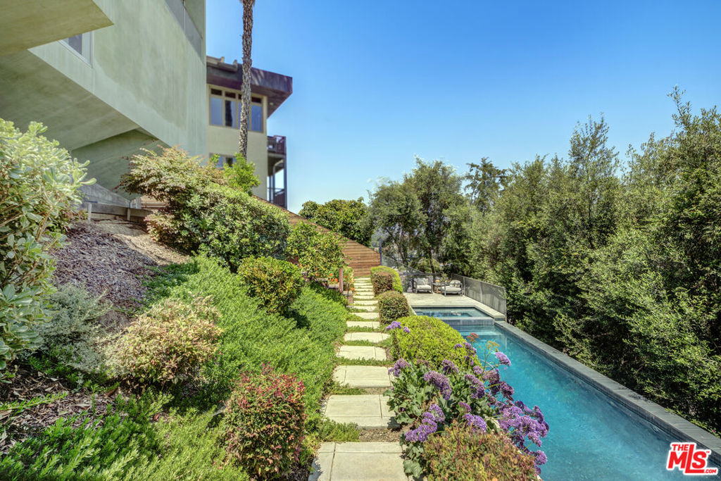 3813 Ronda Vista Place