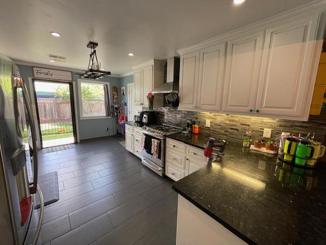 895 Monterey Street, Hollister CA: https://media.crmls.org/mediaz/1f0fff05-2278-4817-aee0-654fe7f2b5cd.jpg