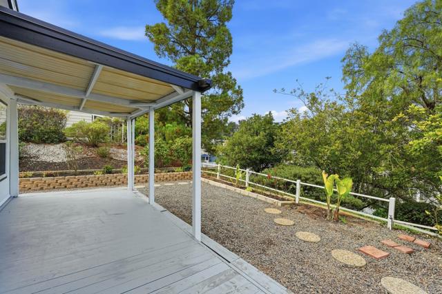 Detail Gallery Image 33 of 37 For 2298 Lindsay Dr, Carlsbad,  CA 92008 - 2 Beds | 2 Baths