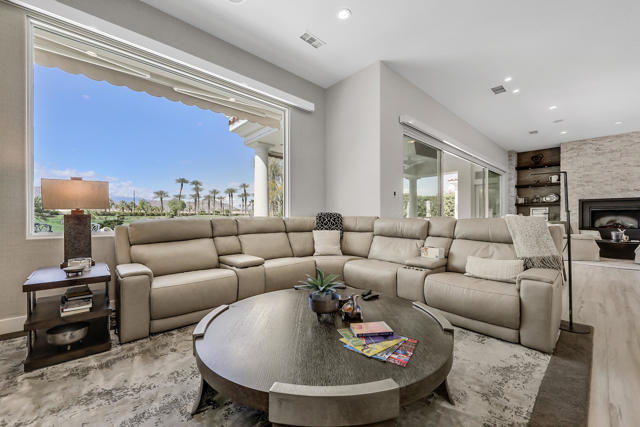 51173 Marbella Court, La Quinta CA: https://media.crmls.org/mediaz/1f107304-e44e-4f64-bef5-27c8efac6194.jpg