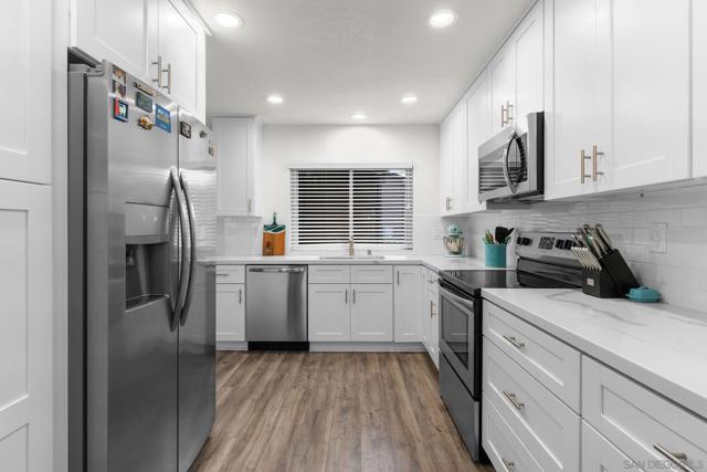 9779 Caminito Doha, San Diego CA: https://media.crmls.org/mediaz/1f10b1ec-ddaf-48bb-854d-d4f5beb0106a.jpg