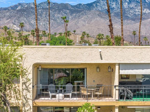 5300 E Waverly Drive, Palm Springs CA: https://media.crmls.org/mediaz/1f10efa4-8488-4f41-b8d0-6a77137b3e6f.jpg
