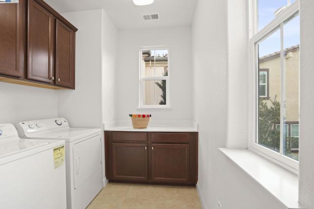 3105 Vittoria Loop, Dublin CA: https://media.crmls.org/mediaz/1f1192c4-58cf-4b7c-bb99-aa52903fab0c.jpg