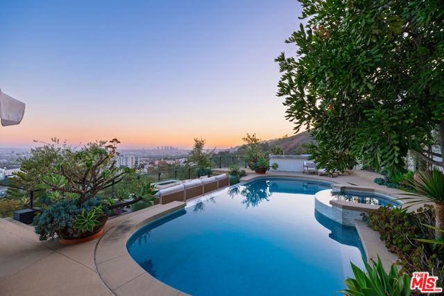 7100 La Presa Drive, Los Angeles CA: https://media.crmls.org/mediaz/1f11fdd9-cad7-46c6-9d6b-bad5ba8550bc.jpg