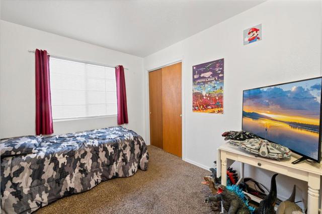 206 E Barker Boulevard, Big Bear CA: https://media.crmls.org/mediaz/1f127022-6964-46a5-b68c-6a863db78b82.jpg
