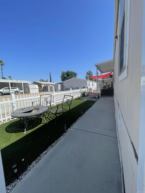 913 S Grand Avenue, San Jacinto CA: https://media.crmls.org/mediaz/1f12fd1d-7c86-47af-a434-fba5df9f8cb2.jpg
