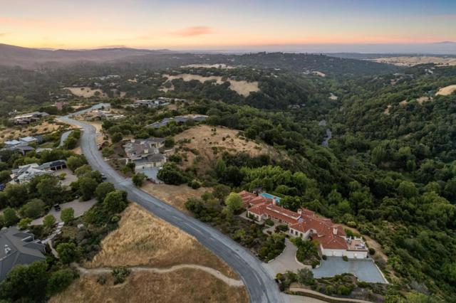 7 Redberry, Portola Valley CA: https://media.crmls.org/mediaz/1f1302df-e281-4d8c-b853-a9b38b432bb2.jpg