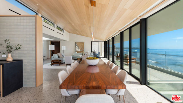 31388 Broad Beach Road, Malibu CA: https://media.crmls.org/mediaz/1f130c9d-af64-495b-a6cf-2a1935111e5e.jpg