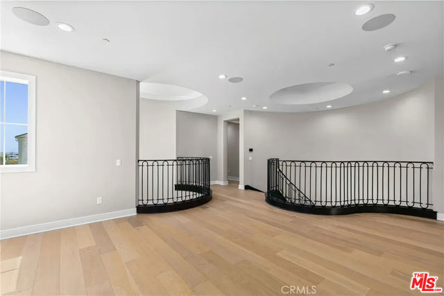 20517 W Deer Grass Court, Porter Ranch CA: https://media.crmls.org/mediaz/1f134bdc-1697-40ff-af99-0fd1ecb2755e.jpg