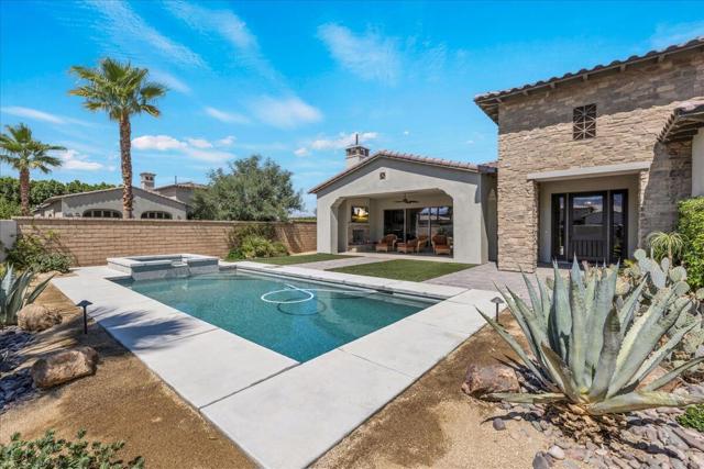 55120 Autumn Valley Court, La Quinta CA: https://media.crmls.org/mediaz/1f1365a0-7709-47c4-9e93-1c28d9420958.jpg