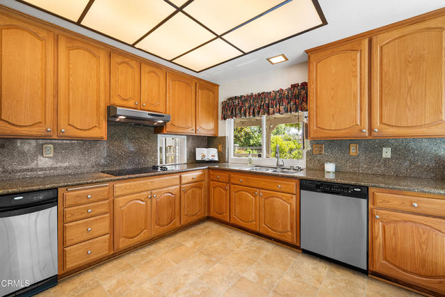 Detail Gallery Image 8 of 28 For 2581 Temple Ave, Camarillo,  CA 93010 - 4 Beds | 2 Baths