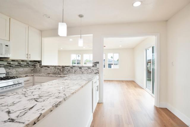 812 West St, San Diego CA: https://media.crmls.org/mediaz/1f1484ed-3078-4f93-bcdd-23b8eb6e5cfd.jpg
