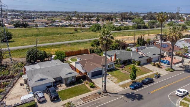 2749 Scottsdale Drive, San Jose CA: https://media.crmls.org/mediaz/1f14a8a0-1671-46bd-a298-f3f54f60ca3b.jpg