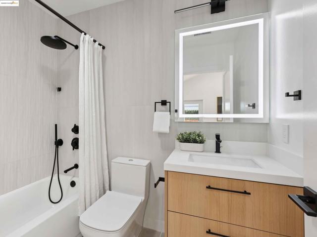 1612 Carleton St, Berkeley CA: https://media.crmls.org/mediaz/1f14b50a-5a53-43b9-b02f-8c08e33a9b6e.jpg