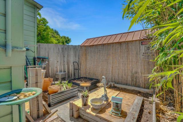 2310 Pacific Avenue, Alameda CA: https://media.crmls.org/mediaz/1f156f50-fab4-401e-b301-fac81ea95f65.jpg