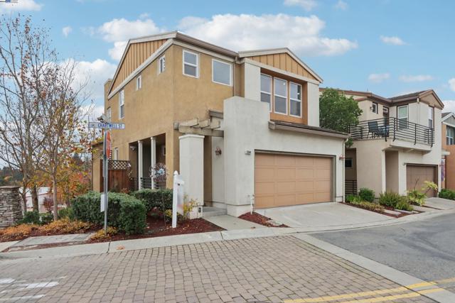 3364 Chartwell St, San Ramon CA: https://media.crmls.org/mediaz/1f15aadc-353d-40da-a50c-5ba8a60392ac.jpg