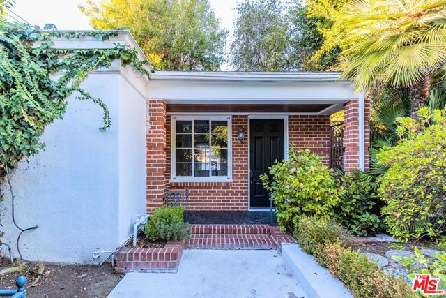 619 N RODEO Drive, Beverly Hills CA: https://media.crmls.org/mediaz/1f15b49b-ec89-42d4-962b-8ac5dced0b79.jpg