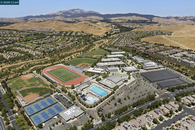 1560 Craiglee Way, San Ramon CA: https://media.crmls.org/mediaz/1f15bece-16f2-4ba9-ae58-d343eb3e15a4.jpg