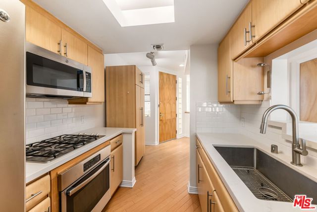 171 N Church Lane, Los Angeles CA: https://media.crmls.org/mediaz/1f15c8b0-134b-4d72-bb11-3b8848ec1e6b.jpg