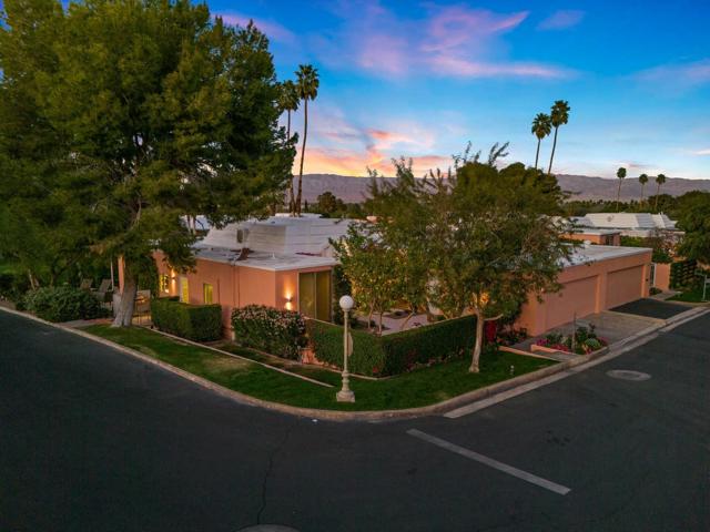 47360 Jadida Avenue, Palm Desert CA: https://media.crmls.org/mediaz/1f15d4c4-d85d-426c-8077-a17cde85d2a8.jpg