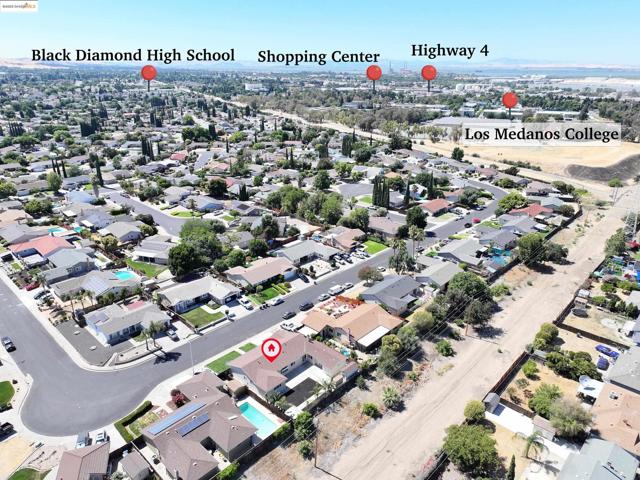 2086 Oakridge Ln, Pittsburg CA: https://media.crmls.org/mediaz/1f15fc31-7ca4-4489-8981-efc7362121d7.jpg