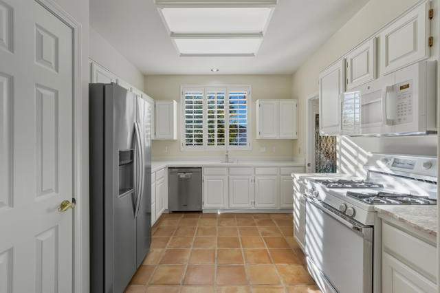 78428 Desert Willow Drive, Palm Desert CA: https://media.crmls.org/mediaz/1f163677-a3ba-4358-a310-cb12b1f882a6.jpg