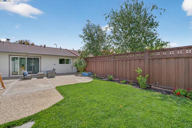 1810 Peary Way, Livermore CA: https://media.crmls.org/mediaz/1f16386b-b174-479a-89c5-23d15d0a0ff5.jpg
