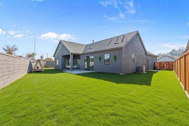 410 Maria Drive, Hollister CA: https://media.crmls.org/mediaz/1f16893f-f6b4-4bca-a600-b45ee0c7082b.jpg