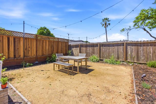 1257 Laurel Avenue, East Palo Alto CA: https://media.crmls.org/mediaz/1f1770f1-0e75-4968-9951-60a702541945.jpg