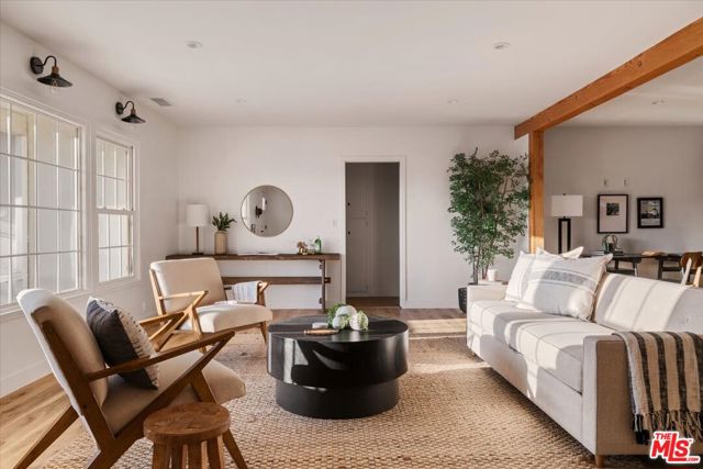 336 N Bradoaks Avenue, Monrovia CA: https://media.crmls.org/mediaz/1f17a46f-df7e-4369-95de-ca1e50b15703.jpg