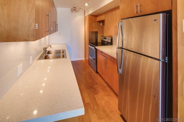 Image 12 of 25 For 800 Prospect St  3e