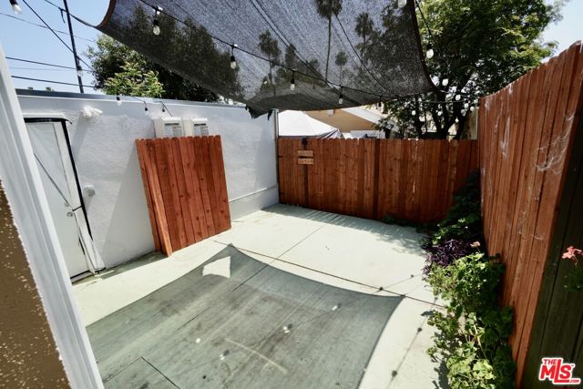 5216 Navarro Street, Los Angeles CA: https://media.crmls.org/mediaz/1f18a3d9-7b46-460e-90b5-0c32907ce377.jpg