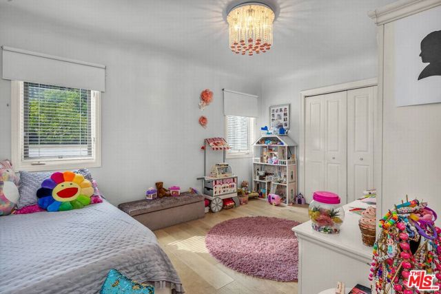 10321 Rochester Avenue, Los Angeles CA: https://media.crmls.org/mediaz/1f18e4d3-a174-4175-9461-0fd51f01eac7.jpg