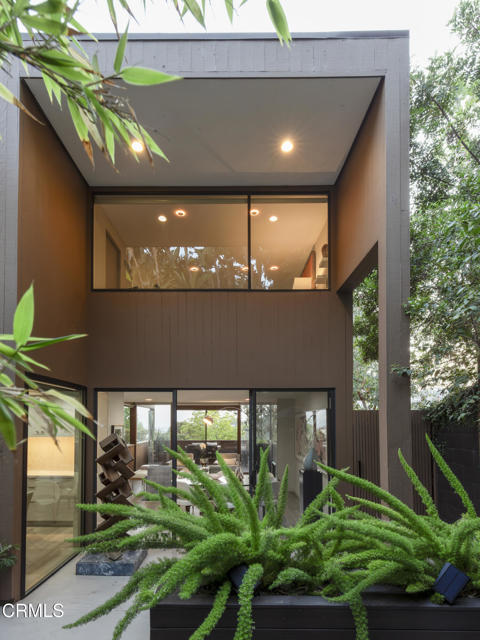 2266 Panorama Terrace, Los Angeles CA: https://media.crmls.org/mediaz/1f18f7fd-3d0b-4229-95f6-ea5a001d25eb.jpg