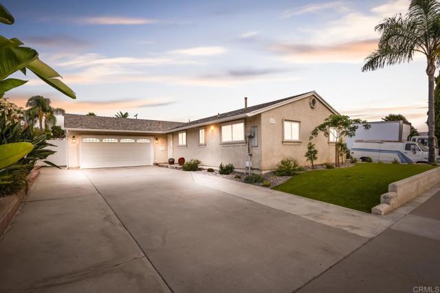 Detail Gallery Image 1 of 41 For 6767 Cowles Mountain Bld, San Diego,  CA 92119 - 4 Beds | 2 Baths
