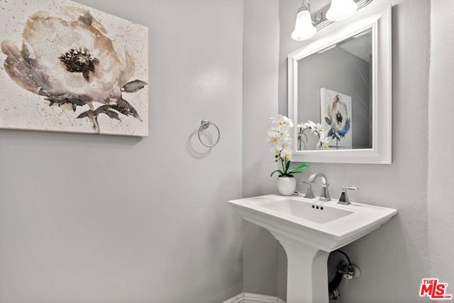 2025 S Beverly Glen Boulevard, Los Angeles CA: https://media.crmls.org/mediaz/1f197140-bbe1-4d5d-8d5a-6fc5f0b8b404.jpg